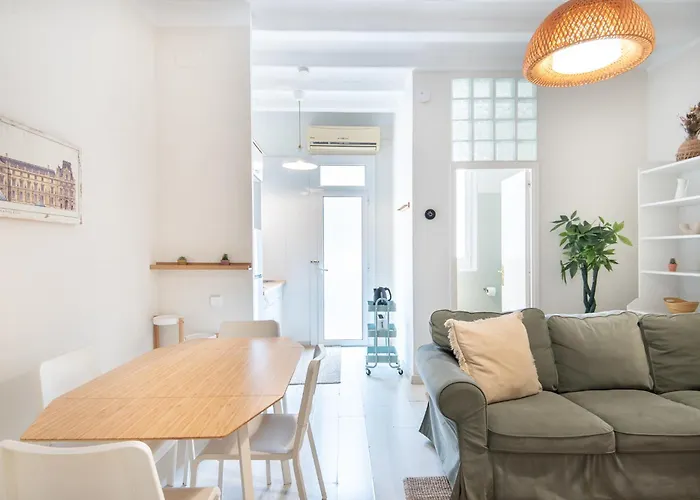 Cozy In The Heart Of Gracia, *
