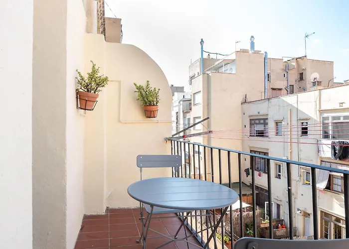 Cozy In The Heart Of Gracia, *